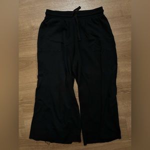 Black Wide Legged Cropped Pants